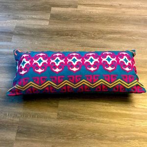 Eyes of gypsy Decorative Large pillow